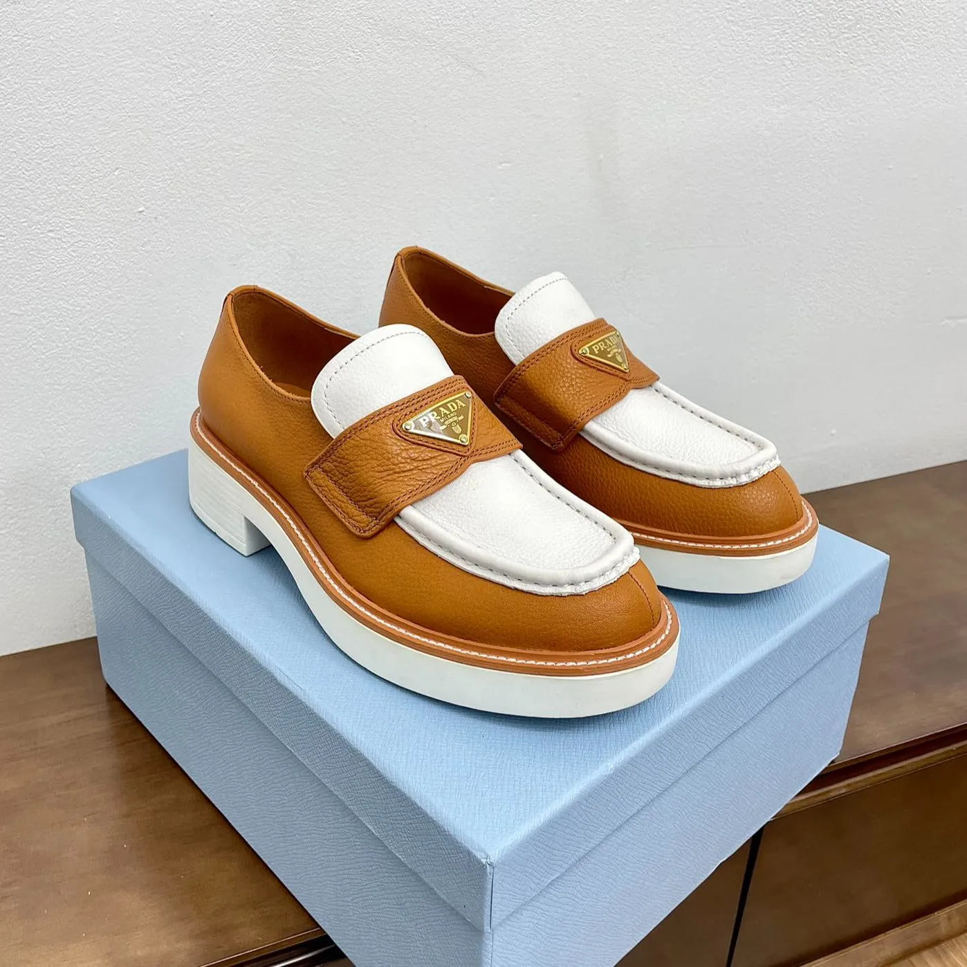 PRA CHOCOLATE LOAFERS WHITE AND BRONZE CALFSKIN