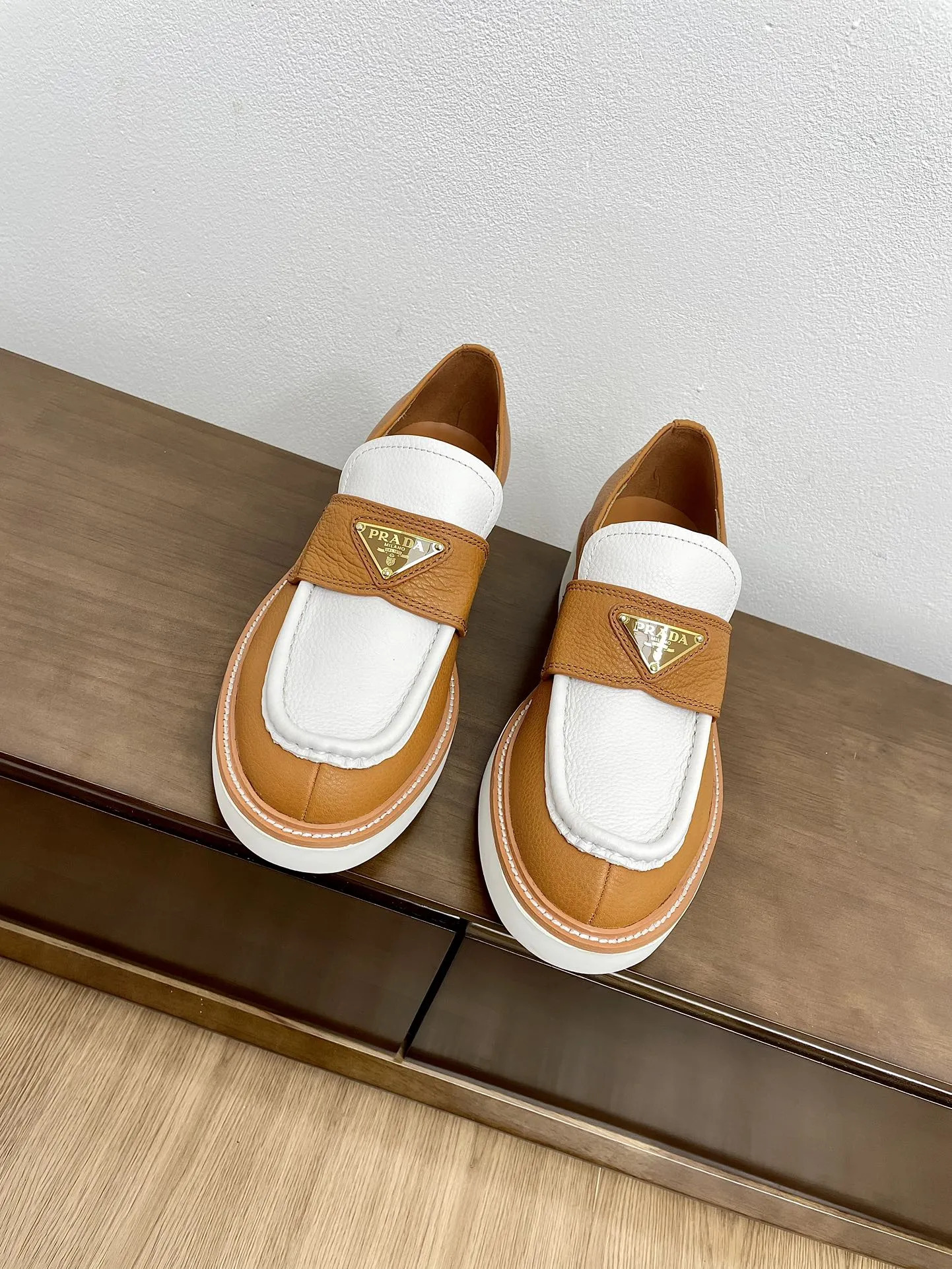 PRA CHOCOLATE LOAFERS WHITE AND BRONZE CALFSKIN