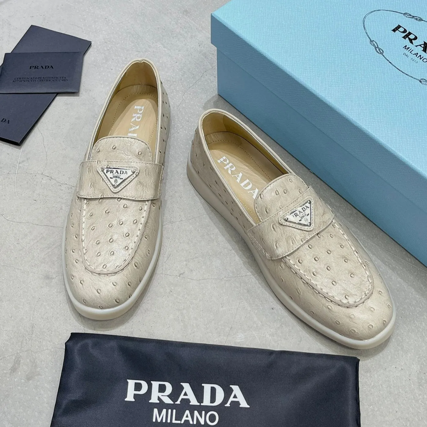 PRA OSTRICH PATTERN LOAFERS CREAMY WHITE CALFSKIN