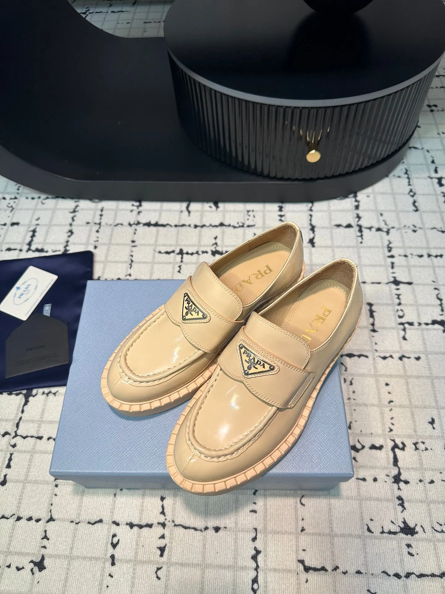 PRA SCHOCOLATE BRUSHED LOAFERS CREAM CALFSKIN