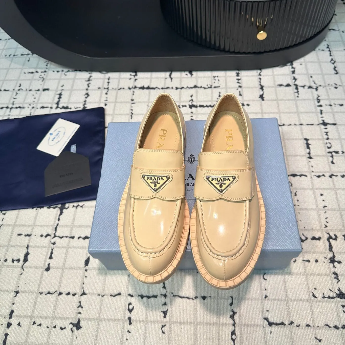 PRA SCHOCOLATE BRUSHED LOAFERS CREAM CALFSKIN