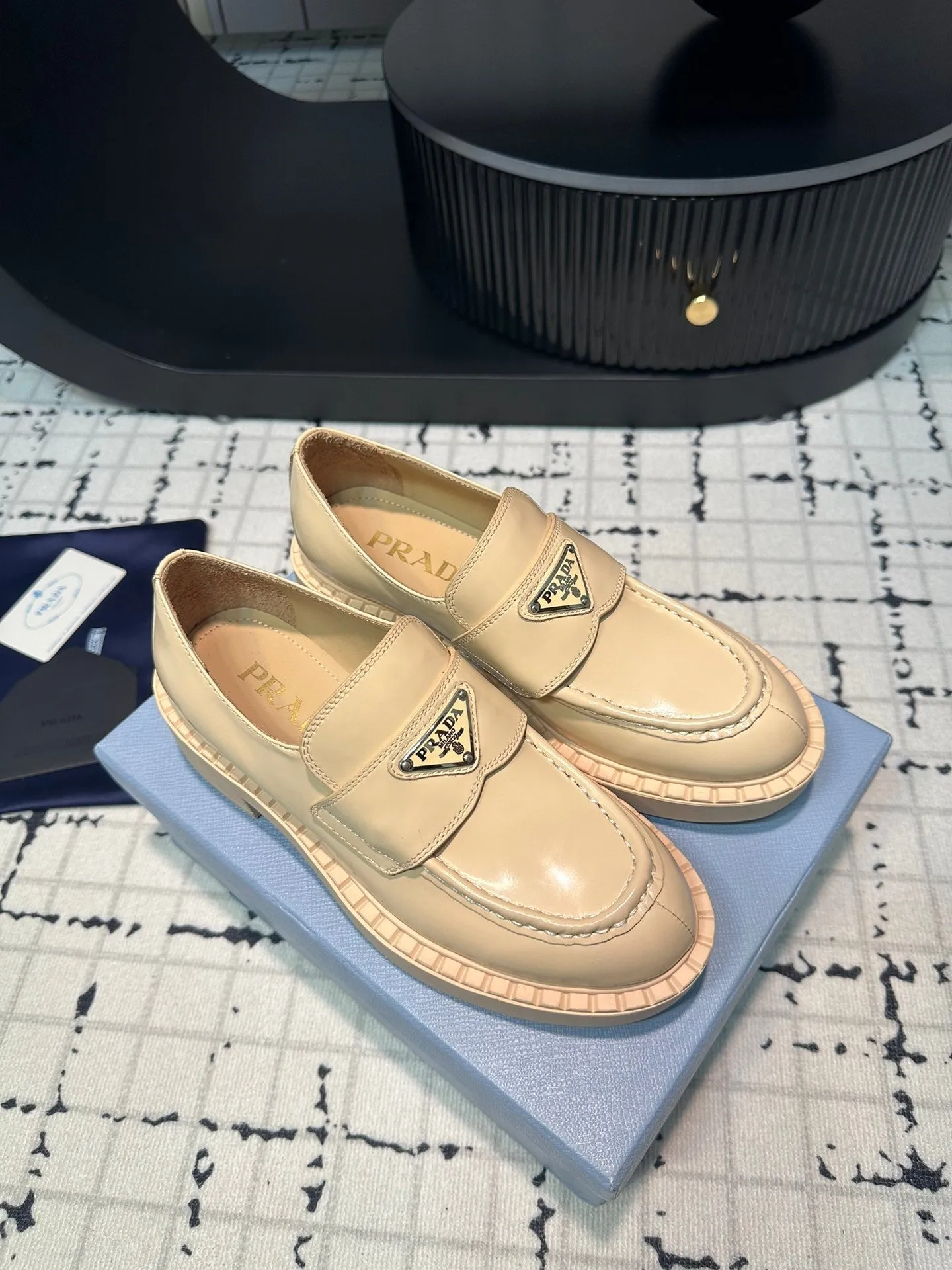 PRA SCHOCOLATE BRUSHED LOAFERS CREAM CALFSKIN