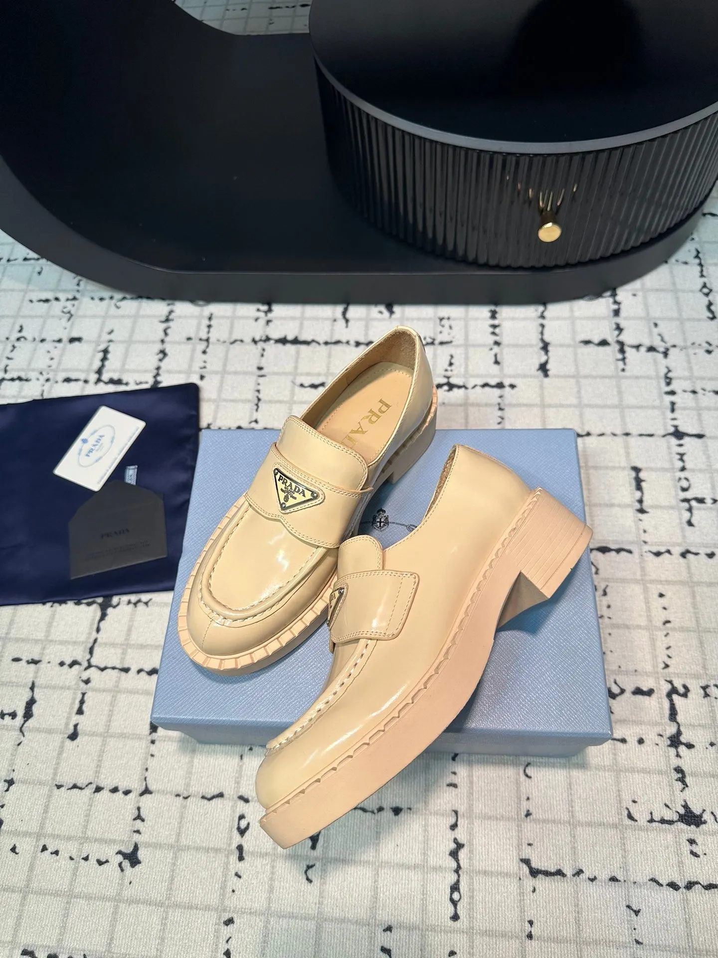 PRA SCHOCOLATE BRUSHED LOAFERS CREAM CALFSKIN