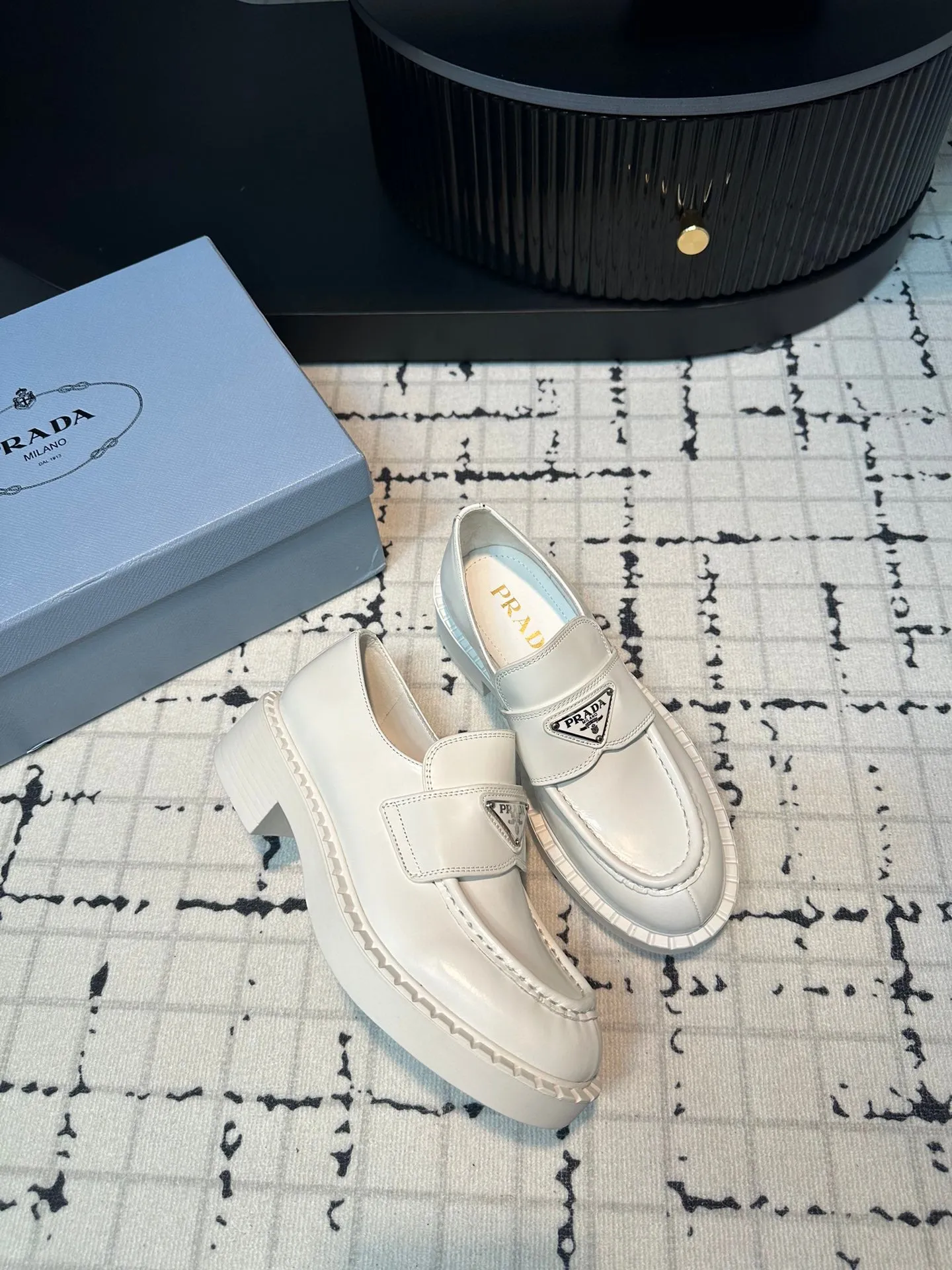 PRA SCHOCOLATE BRUSHED LOAFERS WHITE CALFSKIN