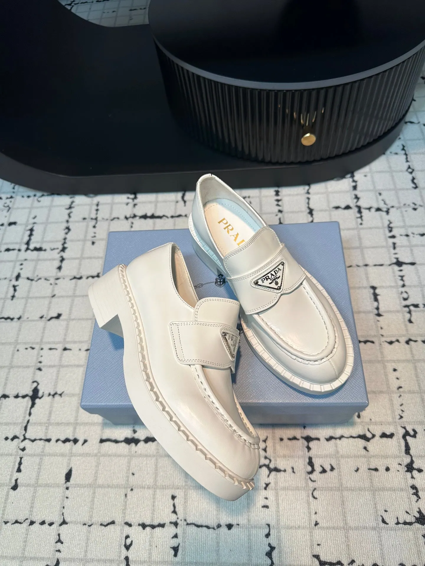 PRA SCHOCOLATE BRUSHED LOAFERS WHITE CALFSKIN