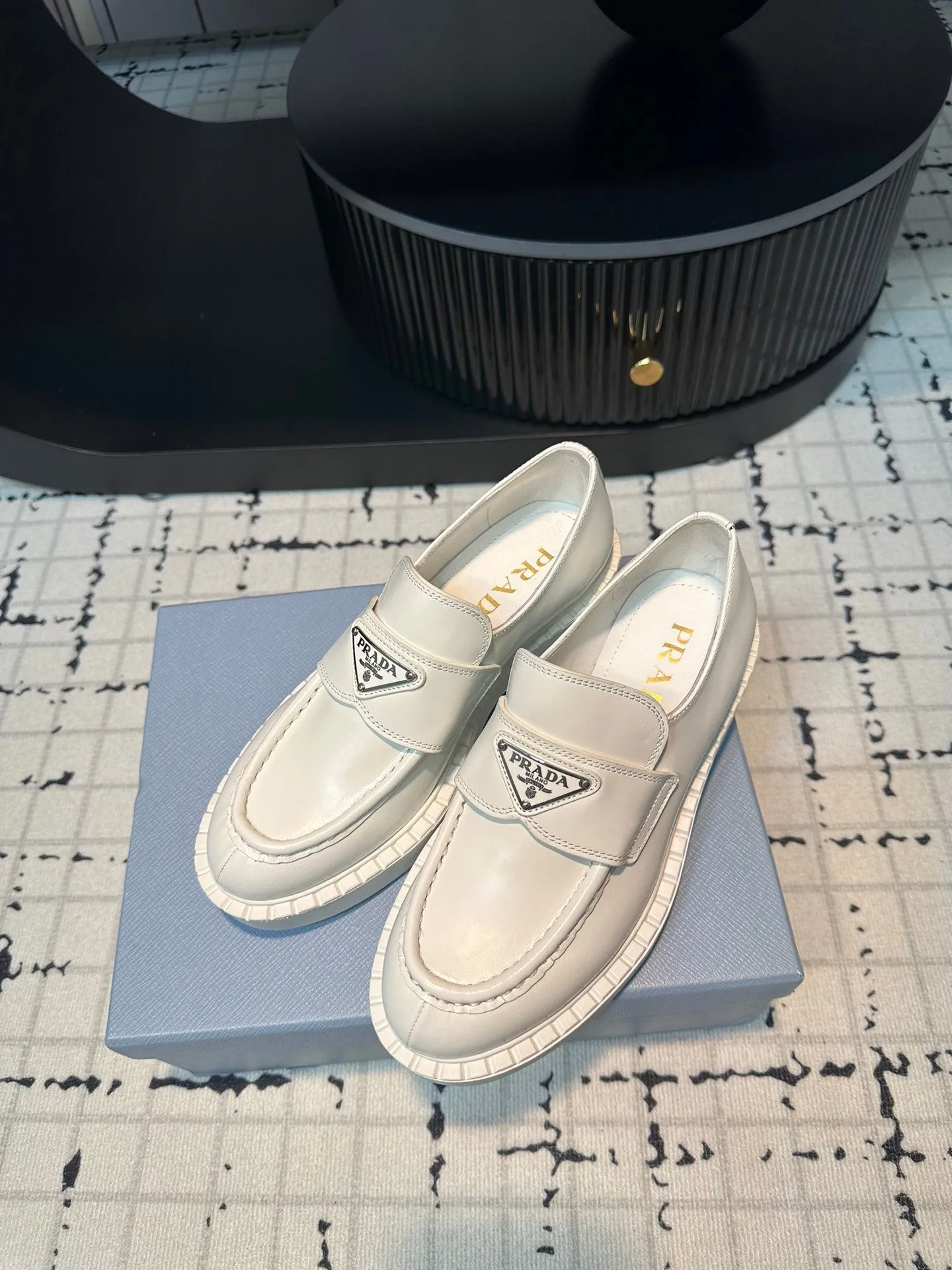 PRA SCHOCOLATE BRUSHED LOAFERS WHITE CALFSKIN