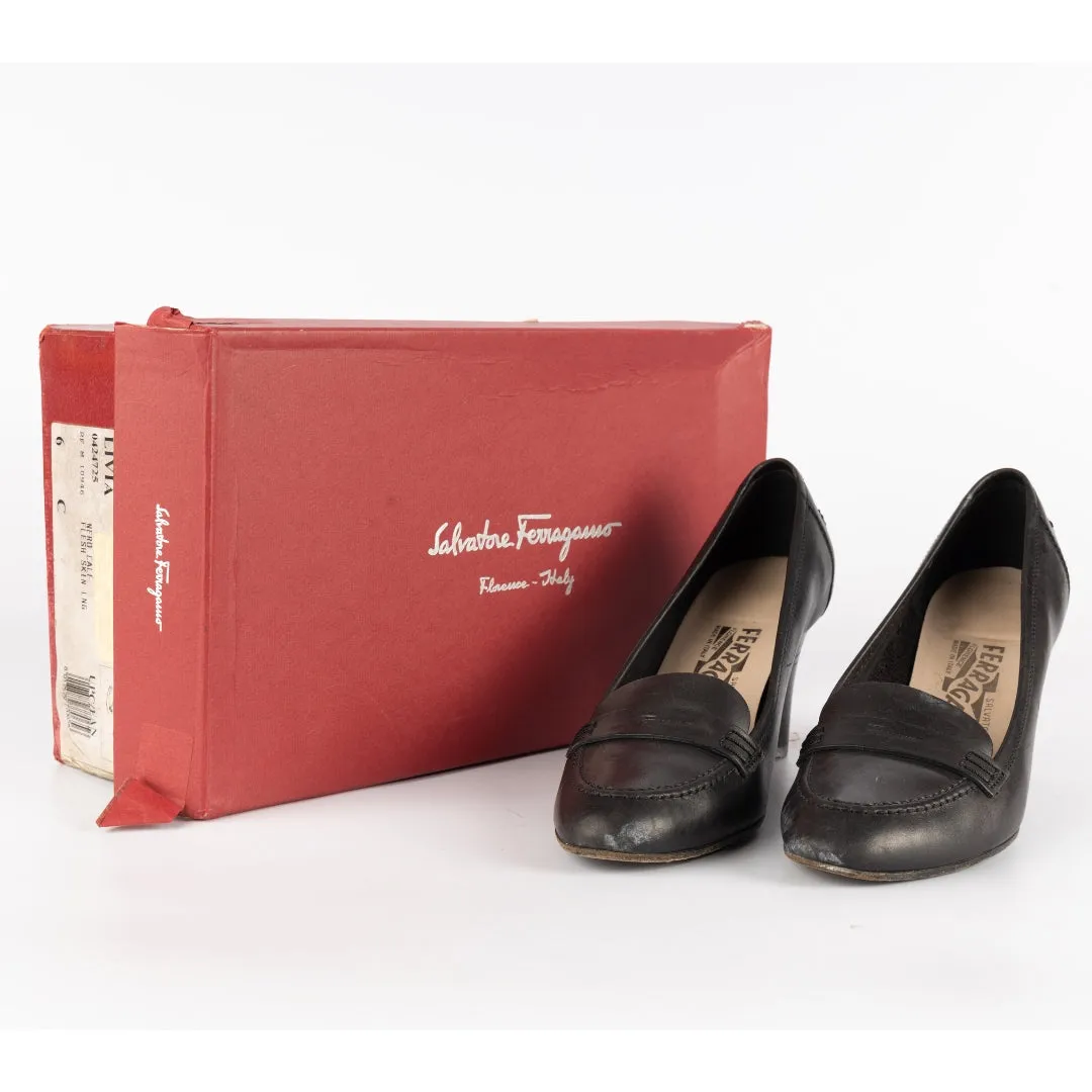 Salvatore Ferragamo Black Leather Loafer Pumps